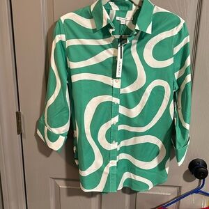 Chico’s No Iron Pottery Line shirt Size 1